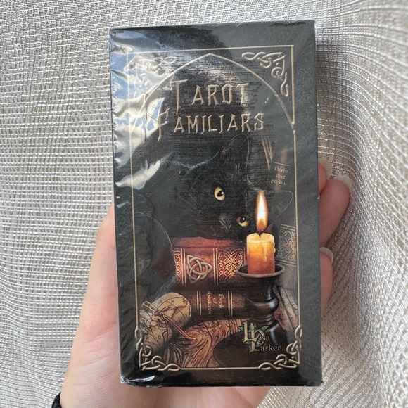 Tarot Familiars Deck - Picture 4 of 9
